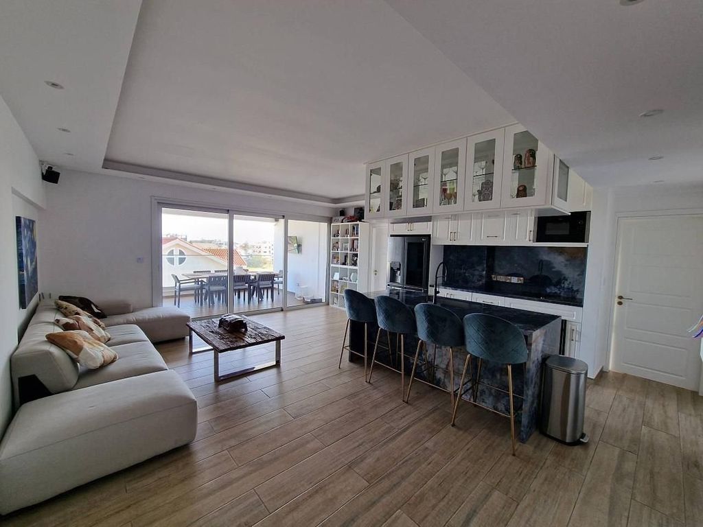 Престижная квартира в продажа Zakaki, Limassol District