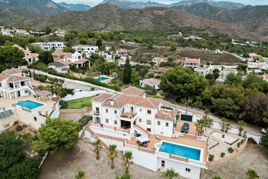 5 room luxury House for sale in Frigiliana, Spain 128980519