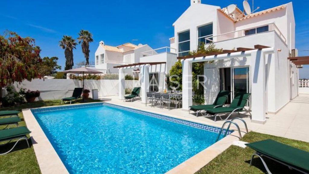 4 room luxury Villa for sale in Albufeira e Olhos de Água, Portugal 126745405