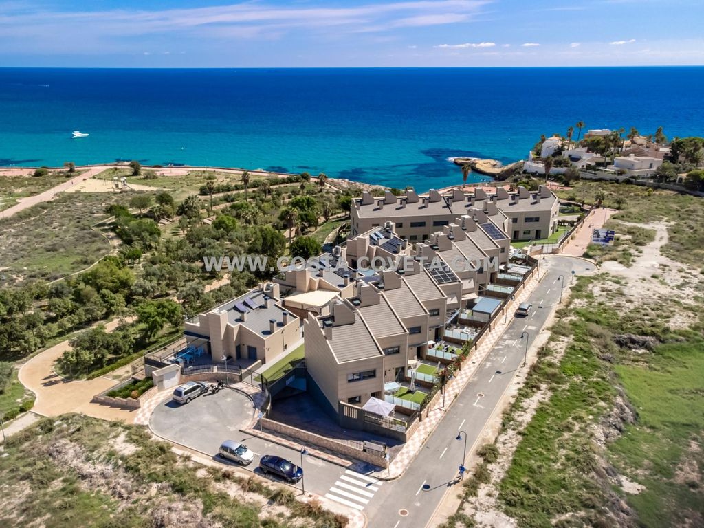 Luxuriöse Doppelhaushälfte, 3 Zimmern, zu verkaufen in El Campello