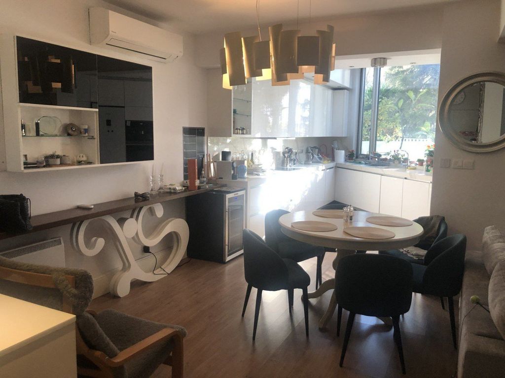 Элитная квартира 116 м2 в продажа Germasógeia, Кипр