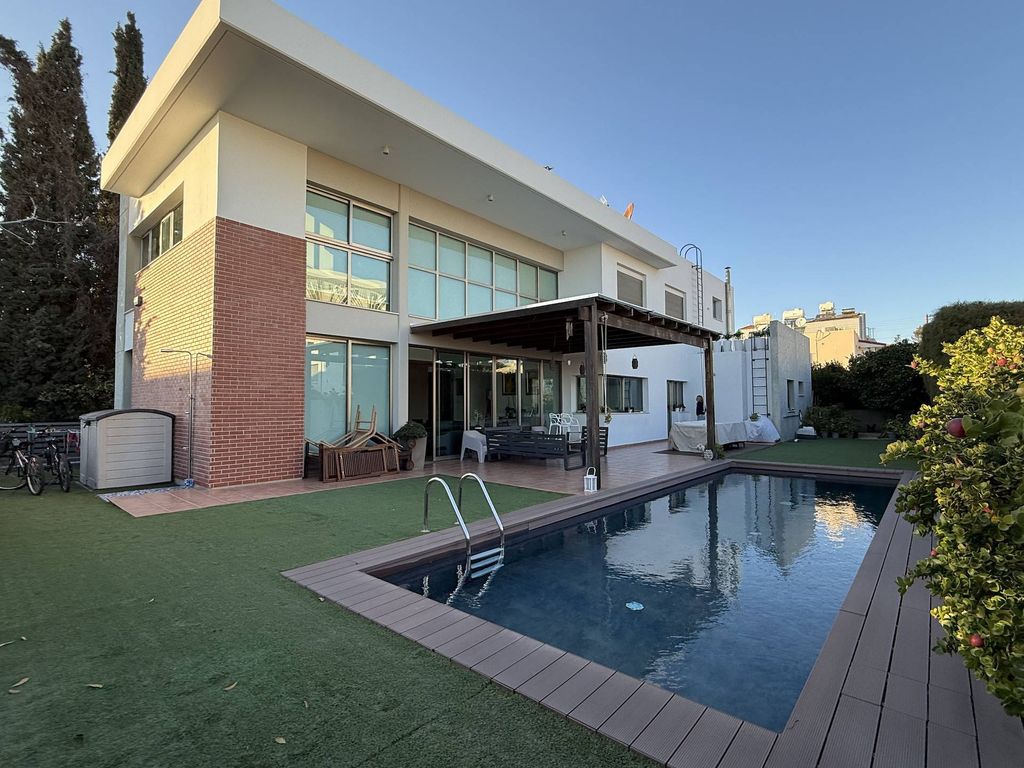 Особняк 396 м2 в продажа Ágios Athanásios, Limassol District