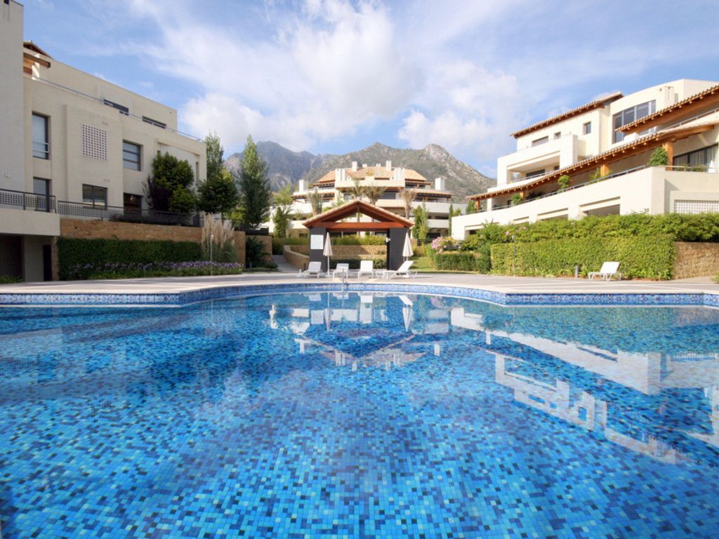 3 bedroom luxury Flat for sale in The Golden Mile, Spain 103922525