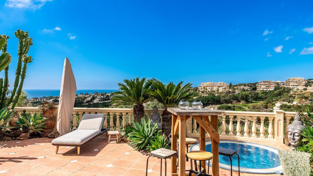 3 bedroom luxury Townhouse for sale in Elviria, Spain 128663342