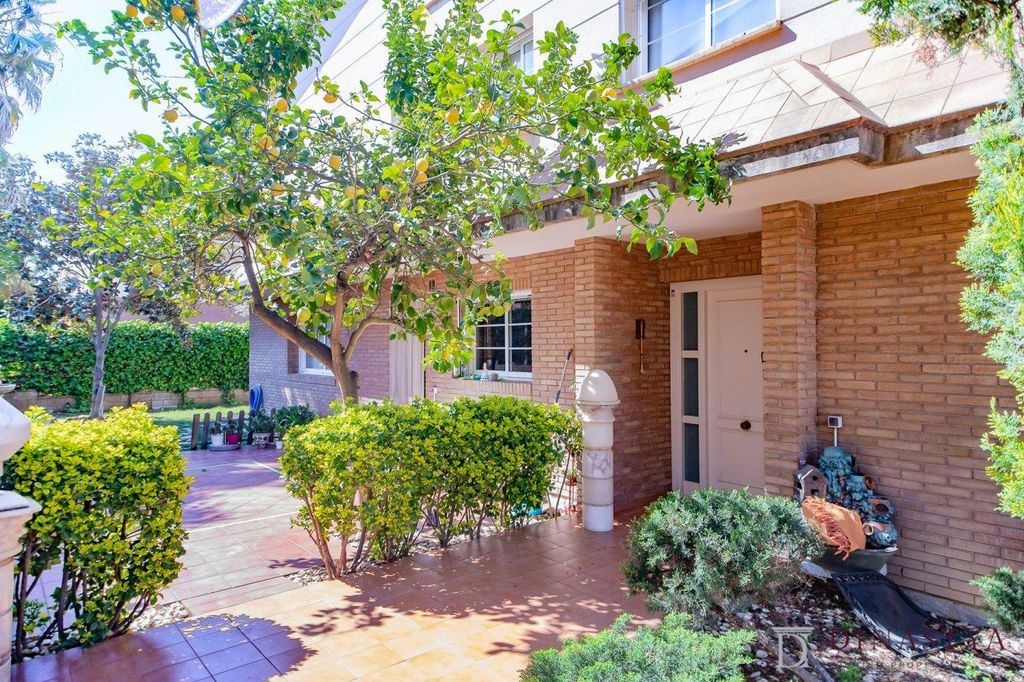 6 room luxury House for sale in Salou, Spain 124285625