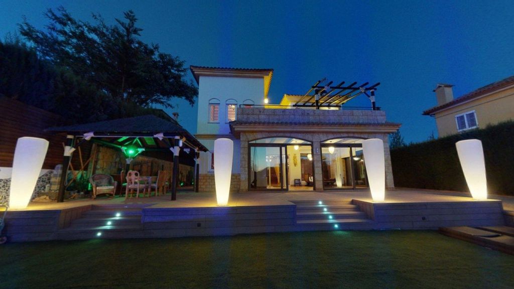 Luxury 4 room Detached House for sale in Monforte del Cid, Valencia