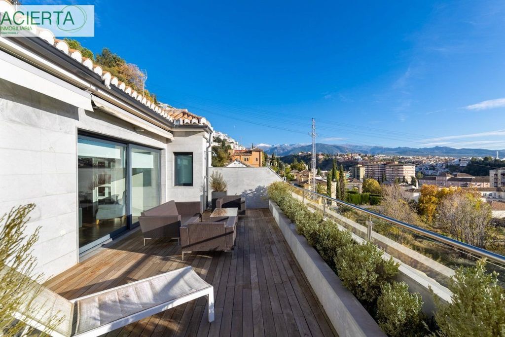 3 room luxury House for sale in Granada, Spain 111790385