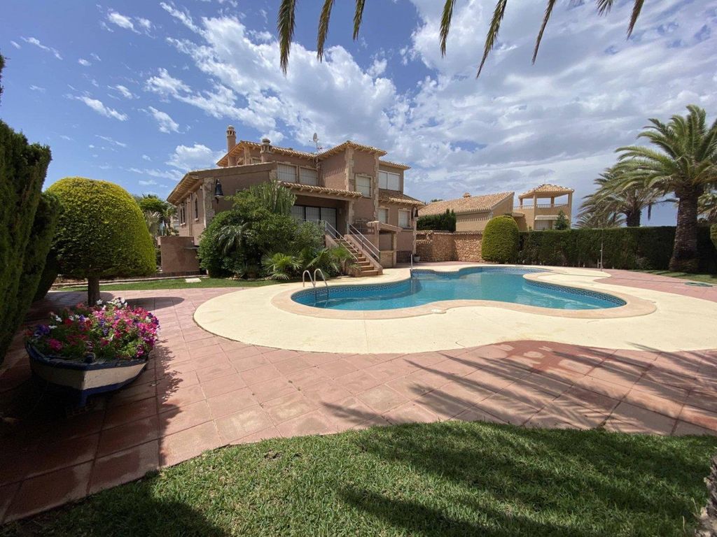 7 room luxury Villa for sale in La Manga del Mar Menor, Spain