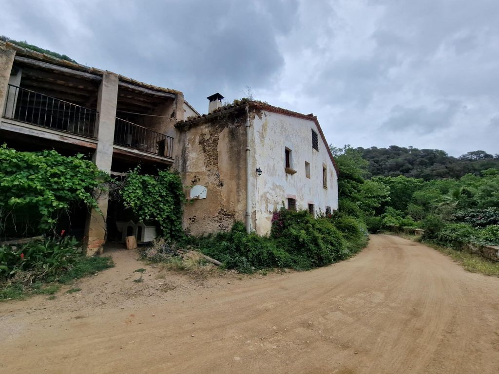 7 room exclusive country house for sale in Pineda de Mar, Spain