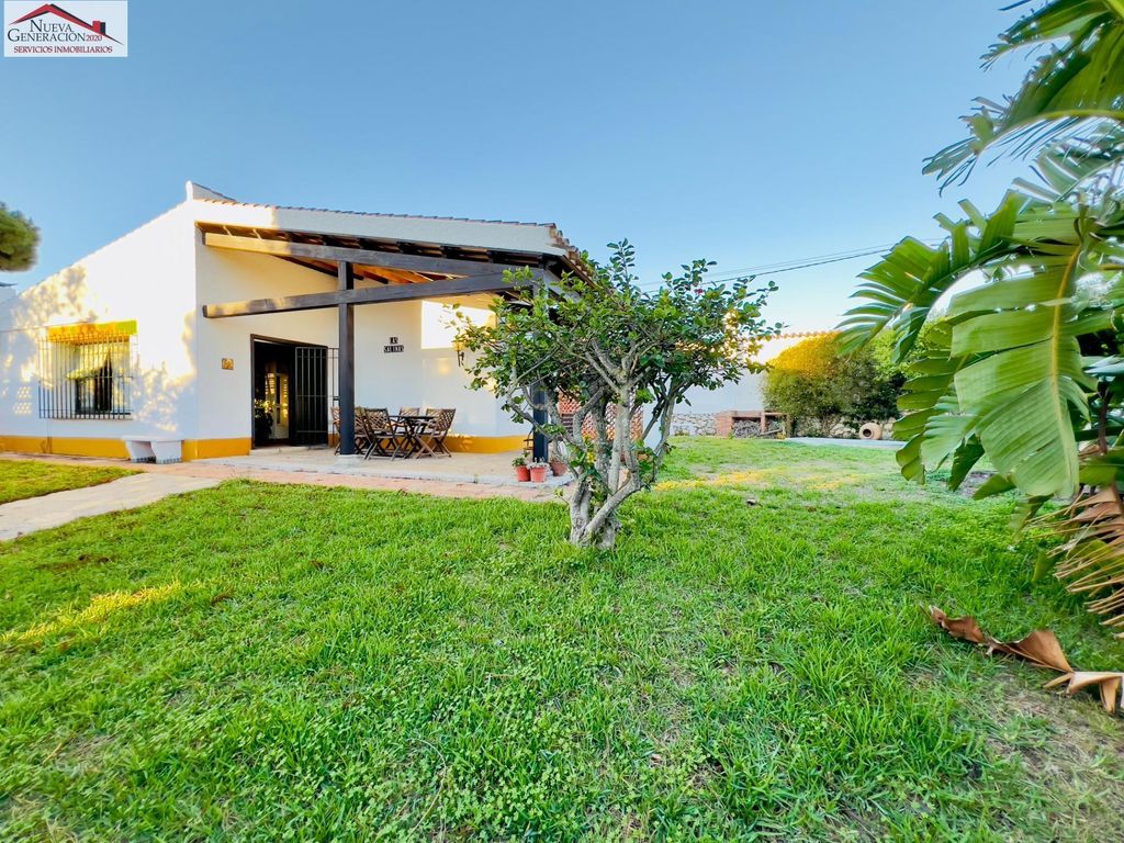 Luxury Detached House for sale in Conil de la Frontera, Andalusia 129558626