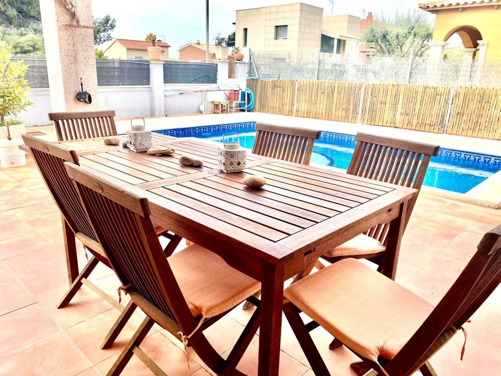 Luxury 4 room Detached House for sale in Calafell, Spain 124397085