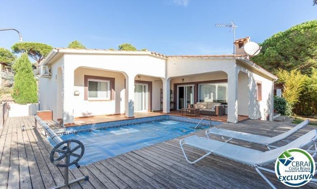 4 room luxury House for sale in Roses, Spain 128021795