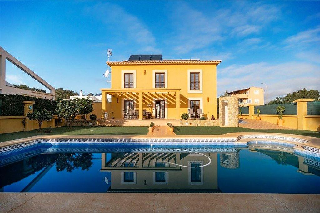 Luxuriöses Einfamilienhaus, 4 Zimmern, zu verkaufen in Sa Coma, Spanien