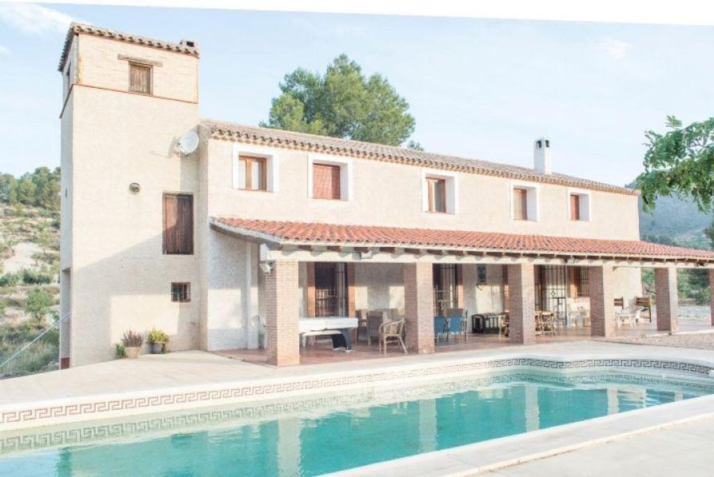 Casa rural de 400 m2 en venta Elche de la Sierra, Castilla