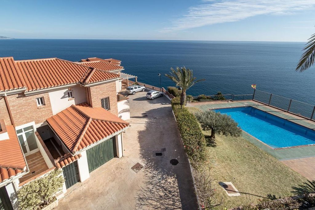 4 room luxury House for sale in Almuñécar, Andalusia 128647287