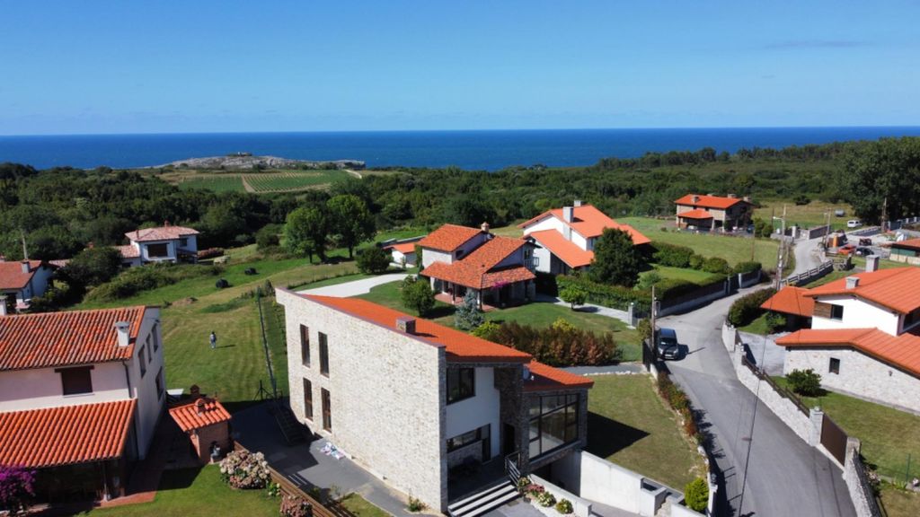 4 room luxury House for sale in Llanes, Asturias 129194305