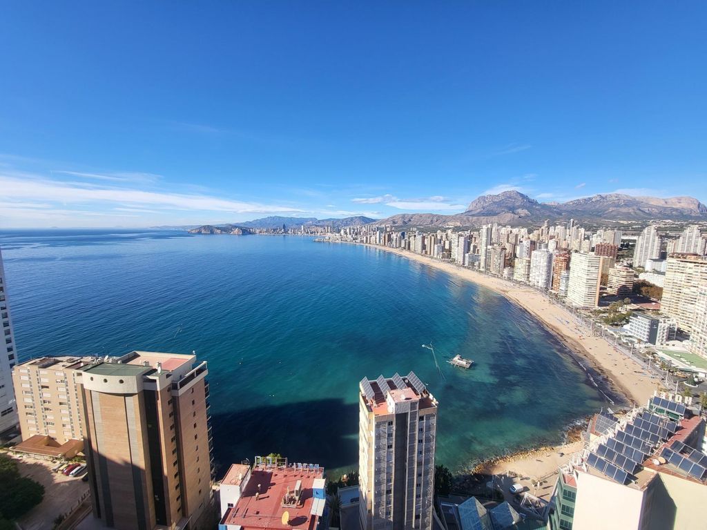 3 Room Luxury Penthouse For Sale In Benidorm, Valencia - 129651670 