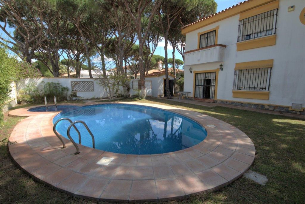 5 room luxury Villa for sale in Chiclana de la Frontera, Spain