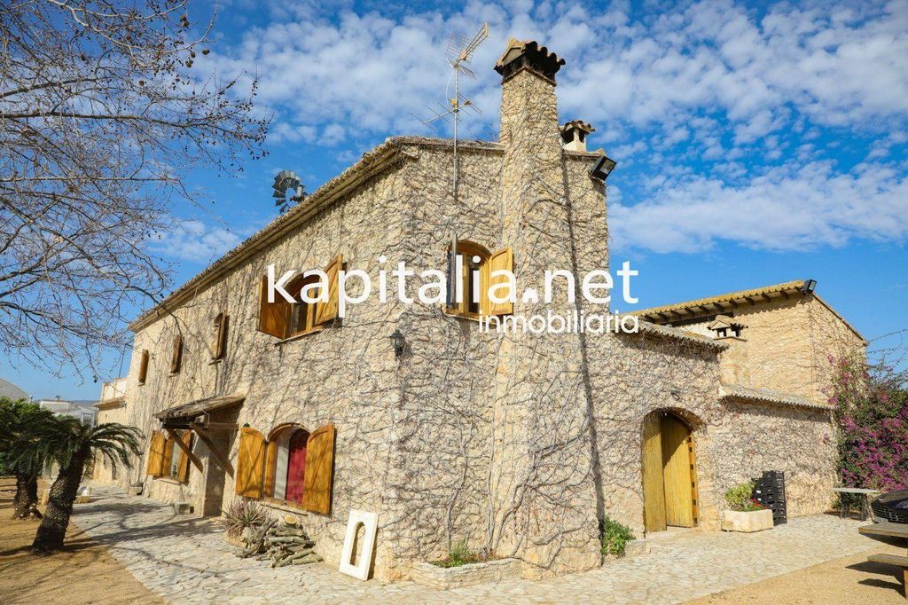 Luxury Farmhouse for sale in Xàtiva, Valencia 123133445