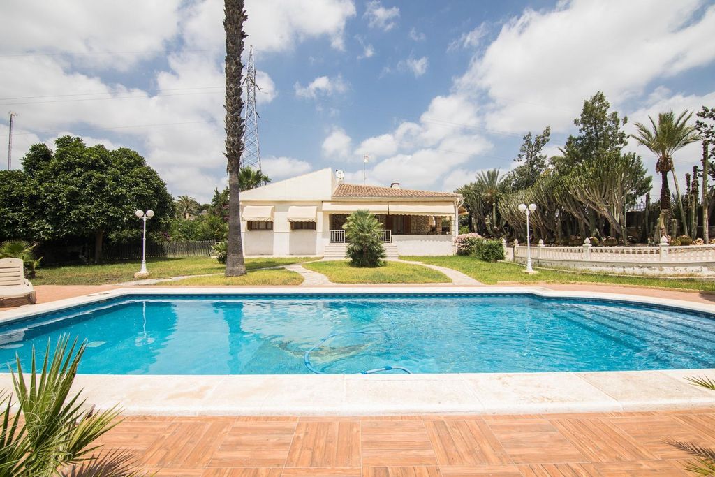 5 room luxury Detached House for sale in Elche, Valencia 129284329