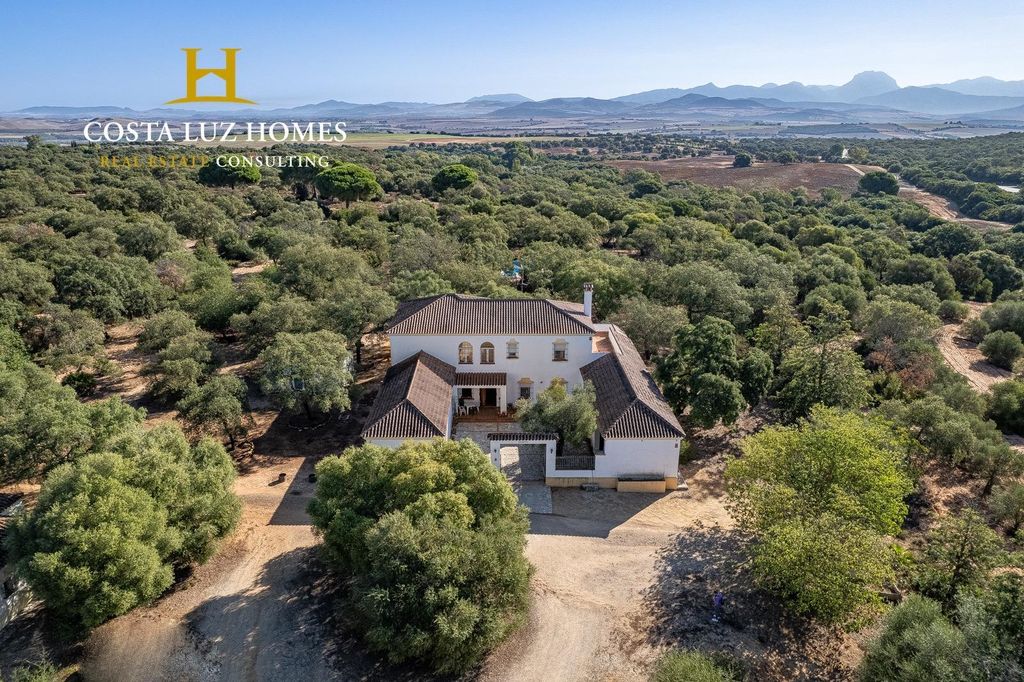 7 room luxury Farmhouse for sale in Arcos de la Frontera, Andalusia