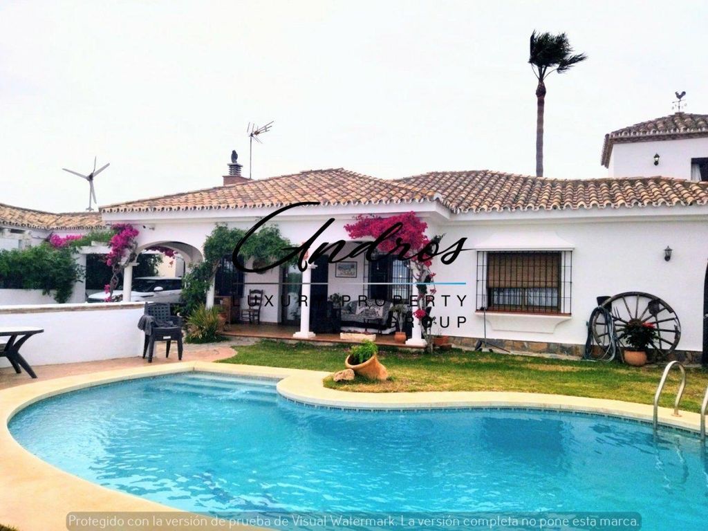 5 room luxury Villa for sale in San Luis de Sabinillas, Andalusia