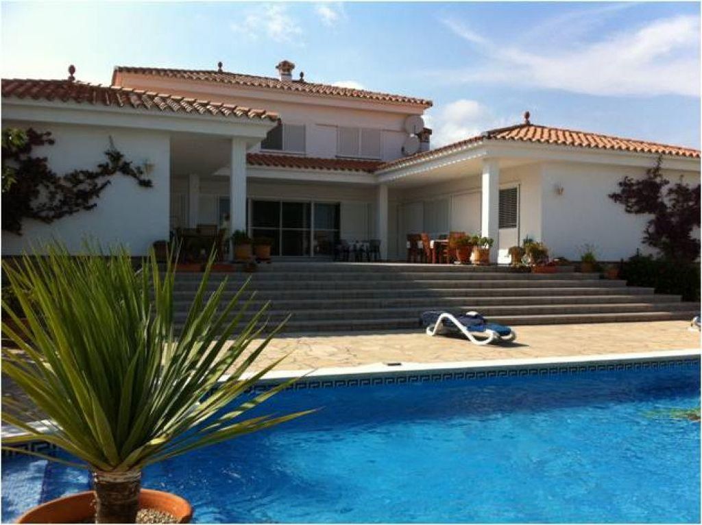 6 room luxury House for sale in Miami Platja, Catalonia 40563441