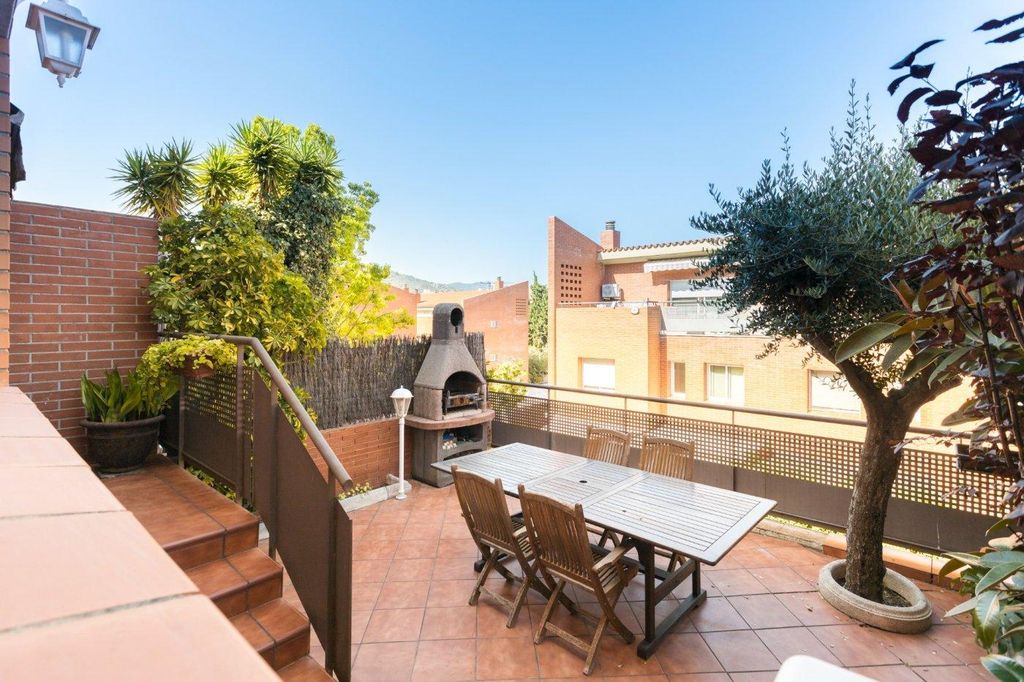 Maison de 3 pièces de luxe en vente à Badalona, Espagne 128235440
