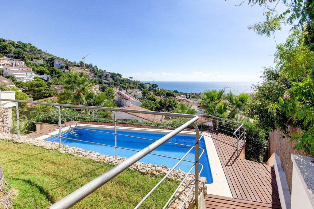 4 room luxury House for sale in Sitges, Spain 128095297