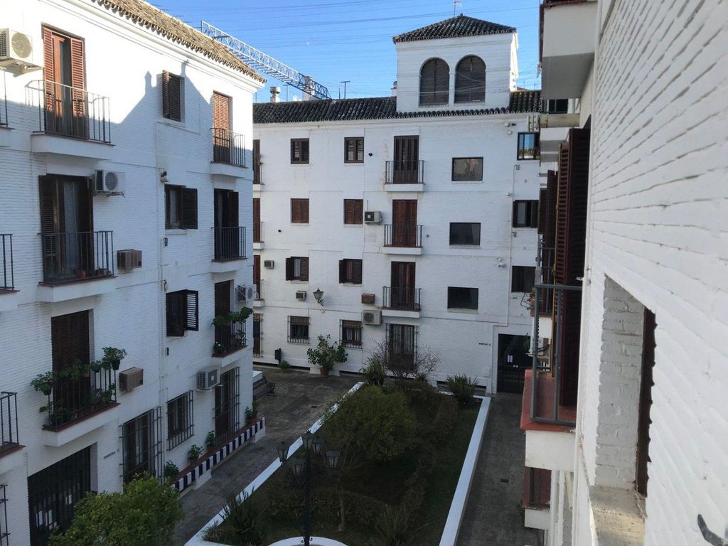 4 room luxury Flat for sale in Seville, Andalusia 127779003