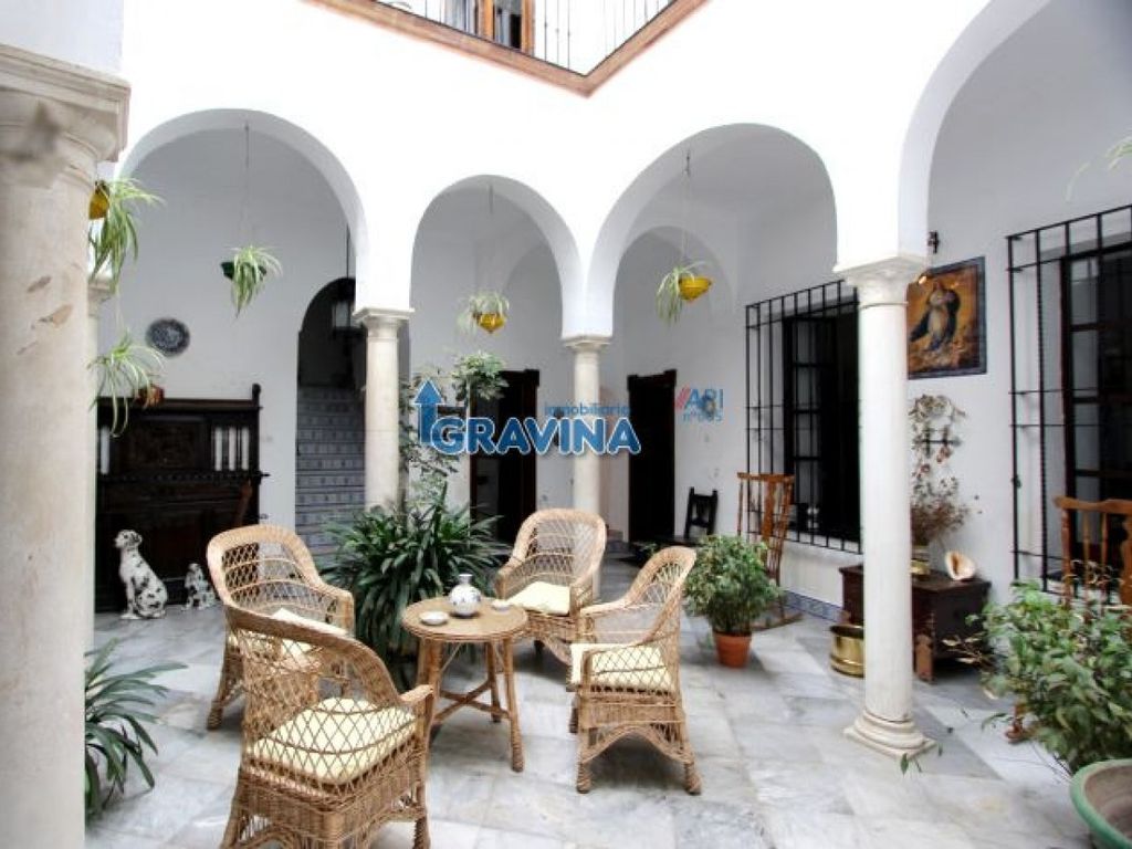 6 bedroom luxury House for sale in Seville, Andalusia 55054485