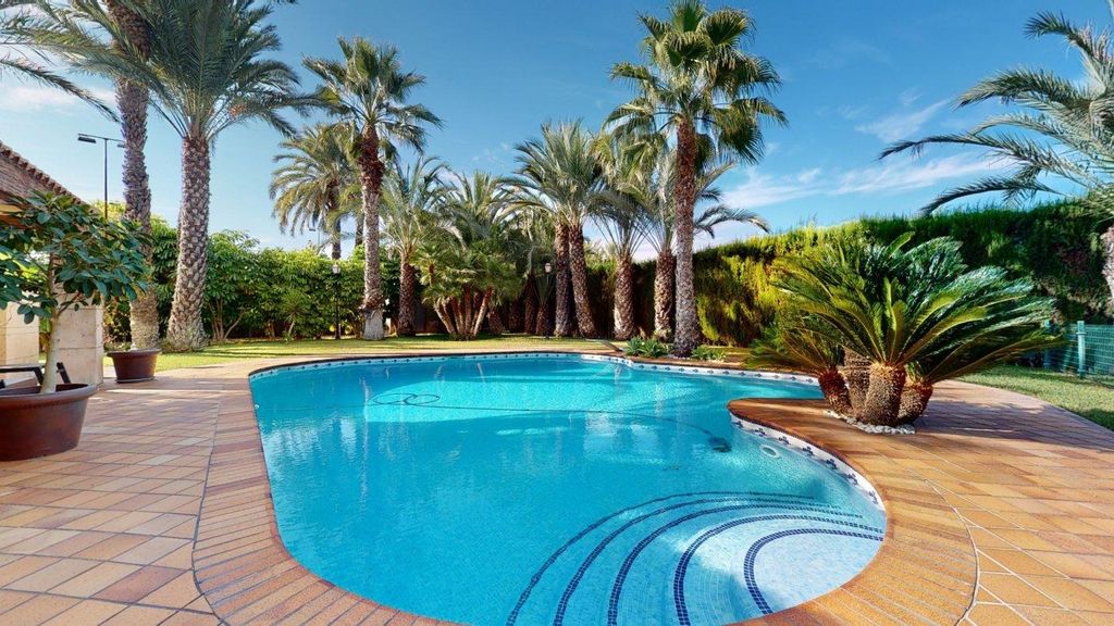 5 room luxury Detached House for sale in Elche, Valencia 128090679