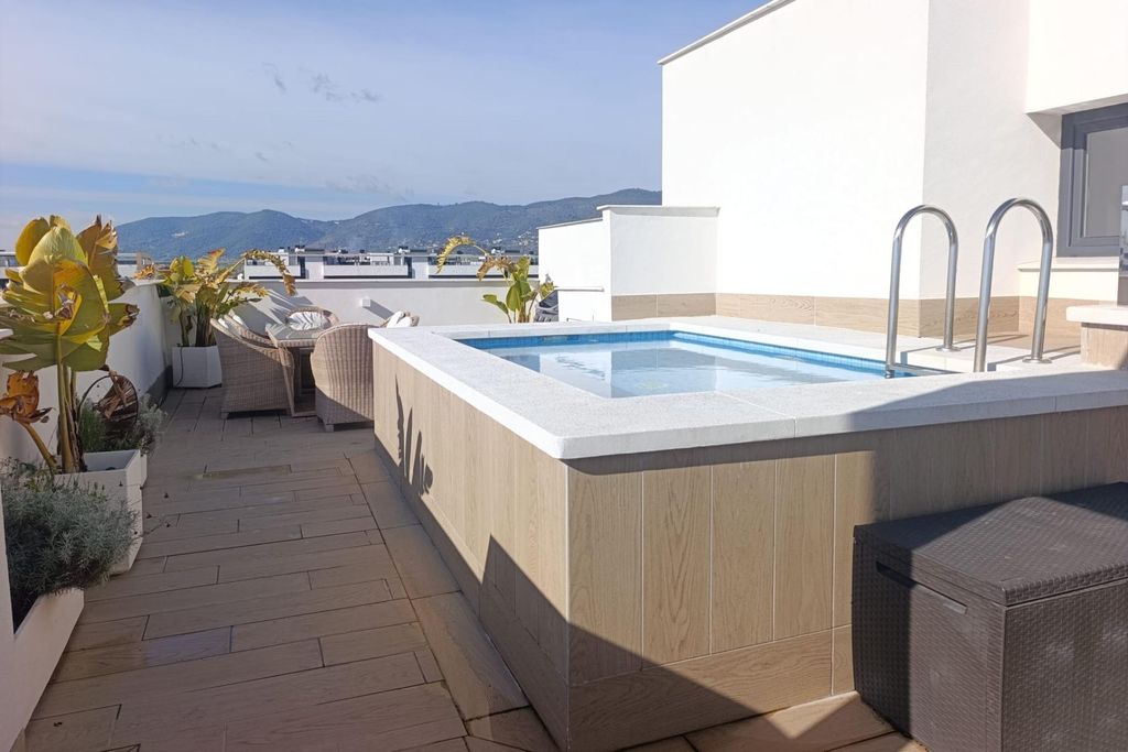 View of Luxuriöses 3 Zimmer Penthouse zu verkaufen Córdoba, Andalusien ...