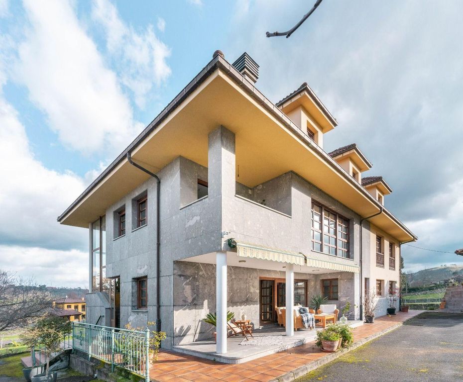 8 room luxury Detached House for sale in Llanes, Asturias 128431288