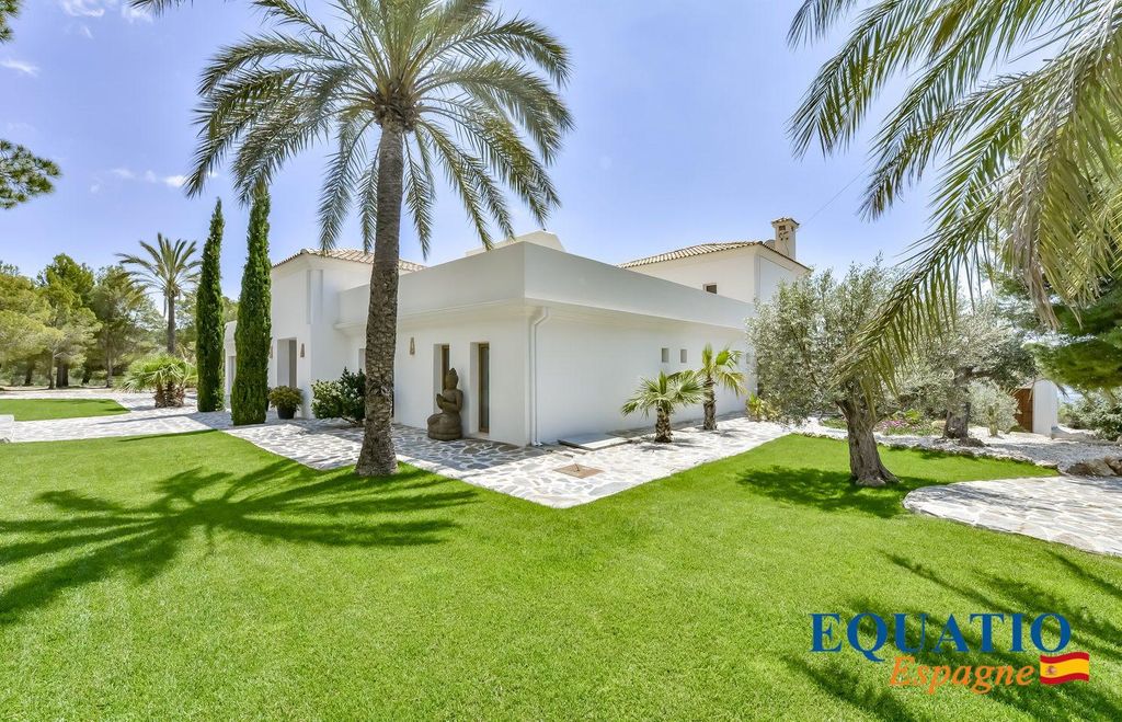 9 room luxury House for sale in Altea, Spain 127830518