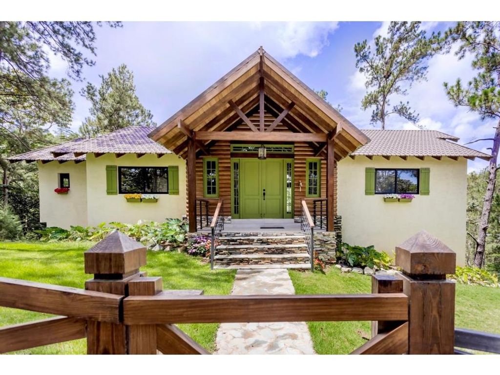 4 bedroom exclusive country house for sale in Jarabacoa, Dominican