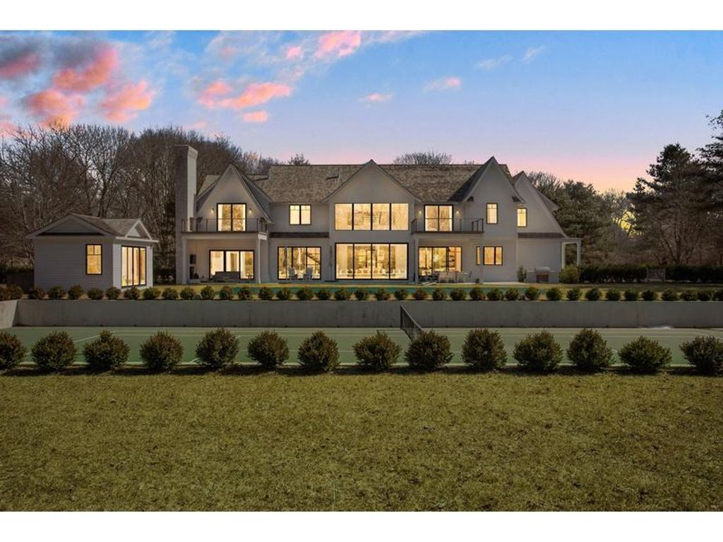 9 bedroom luxury House for sale in East Hampton, New York