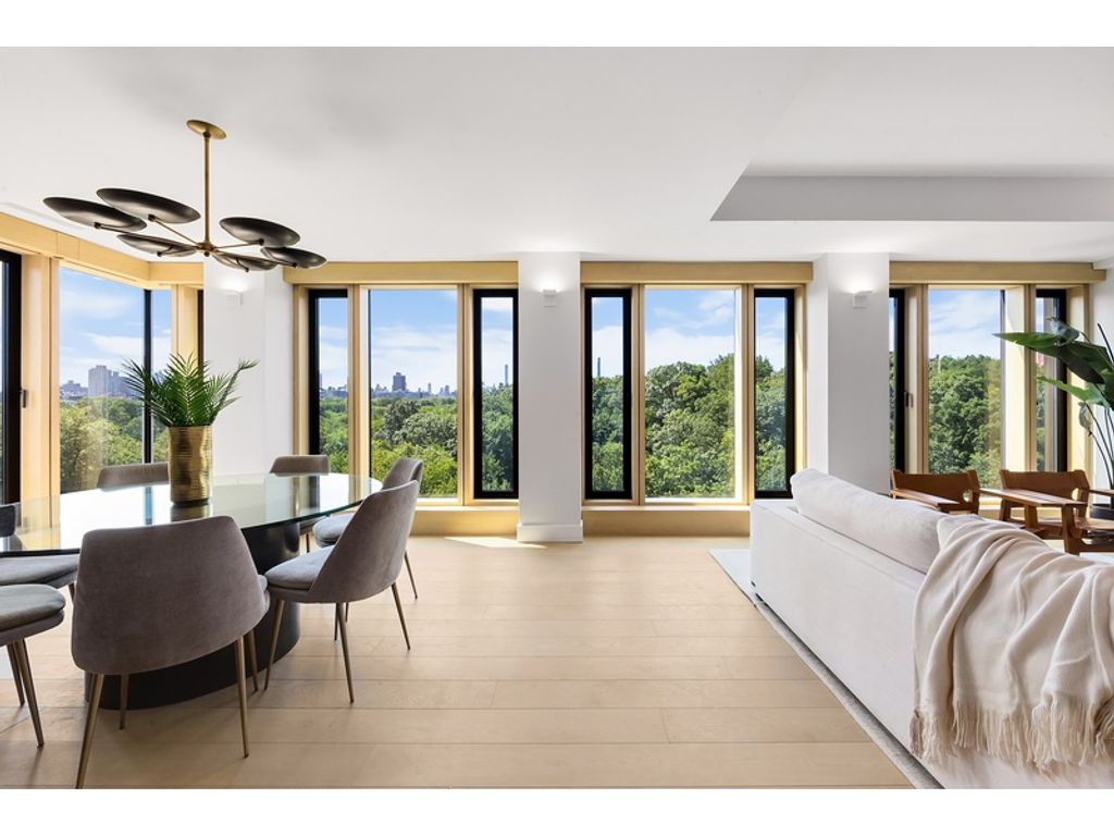 3 bedroom luxury Flat for sale in New York