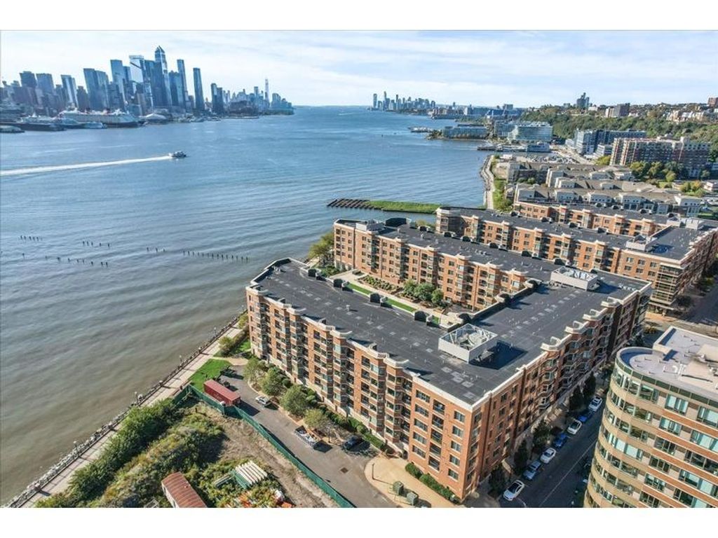 2 bedroom luxury Apartment for sale in West New York, New Jersey