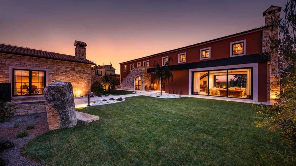 11 bedroom luxury House for sale in Poreč, Croatia 129970200