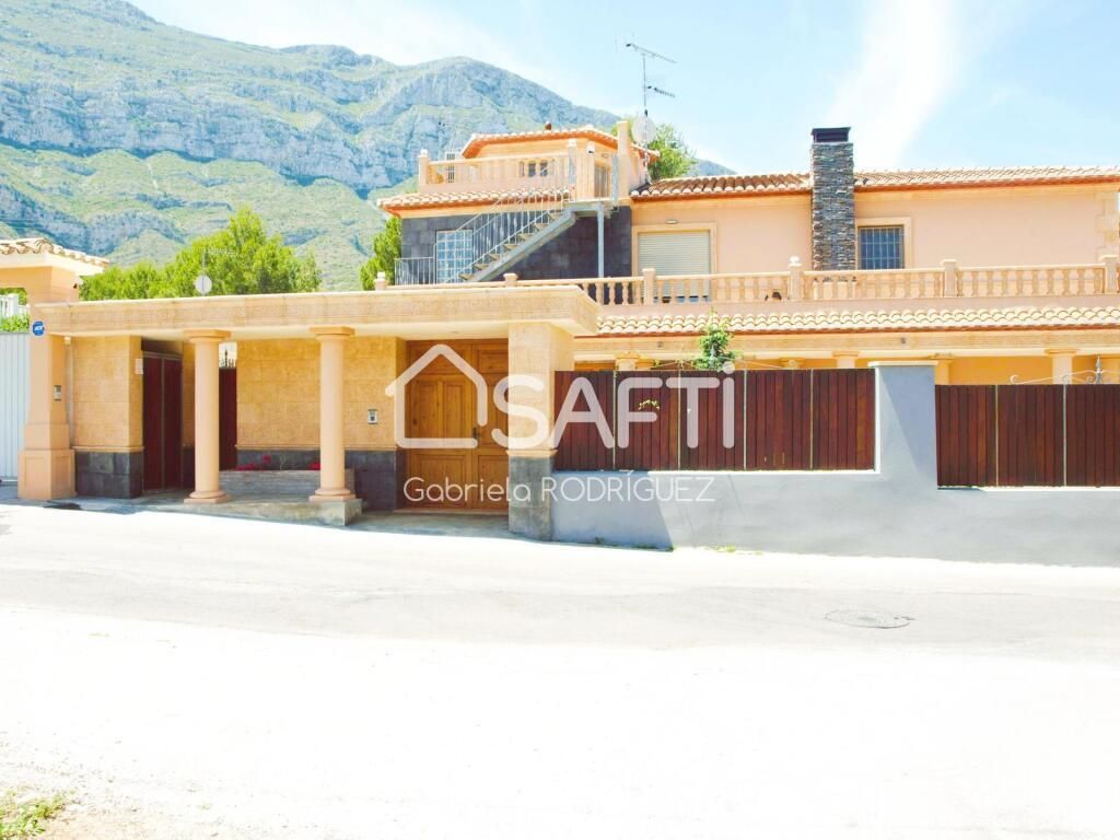 11 bedroom luxury Villa for sale in Denia, Valencia - 130003410 ...