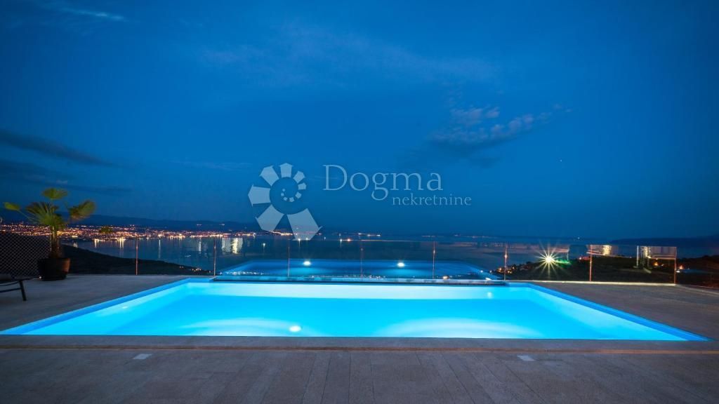 3 room luxury House for sale in Opatija, Croatia 123424705