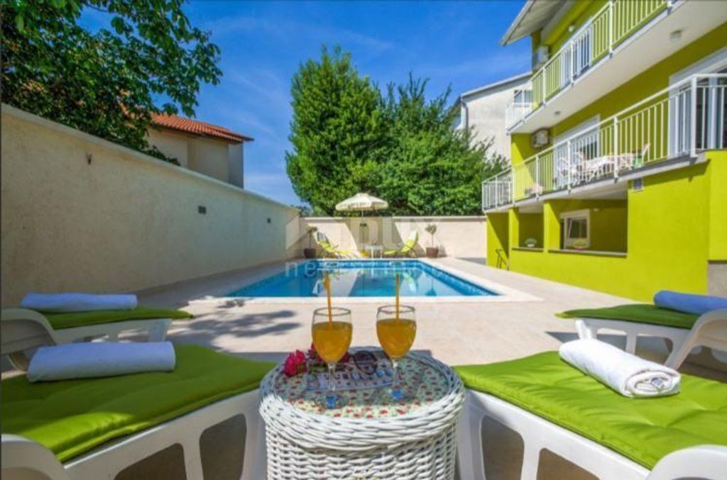 6 room luxury House for sale in Pula, Croatia 128136556