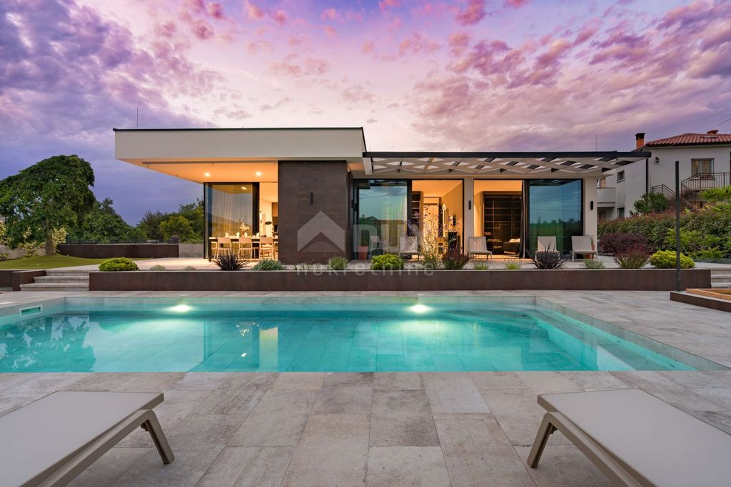 5 room luxury House for sale in Krk, Croatia 128135443