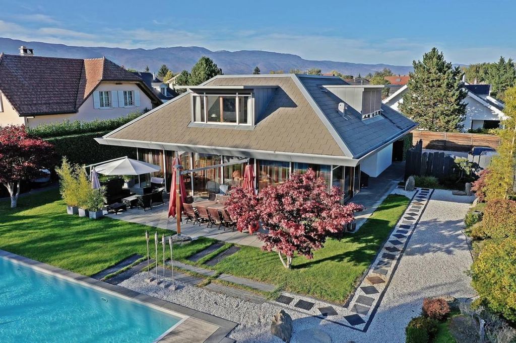 9 room luxury House for sale in Commugny, Canton of Vaud 129688250