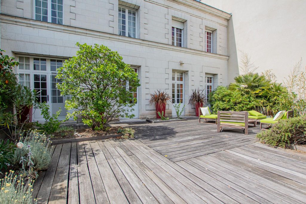 12 room luxury House for sale in Angers, Pays de la Loire 128963878