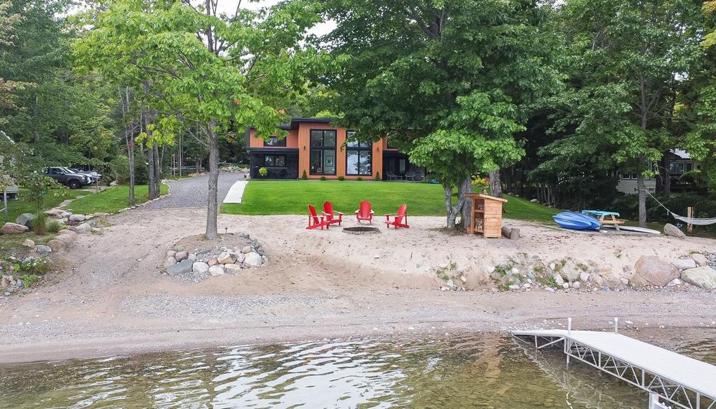 Maison de 3 chambres de luxe en vente à Hilton Beach, Ontario