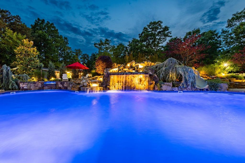 Luxuriöses Haus zu verkaufen in Dix Hills, New York 128956738