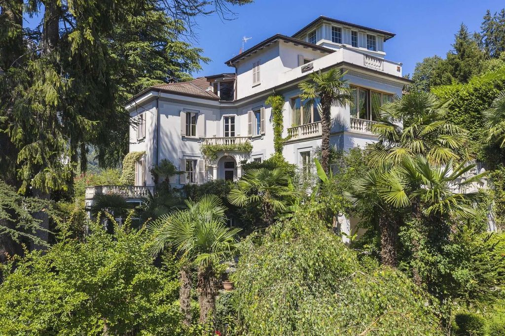 Esclusiva villa di 800 mq in vendita Dizzasco, Italia