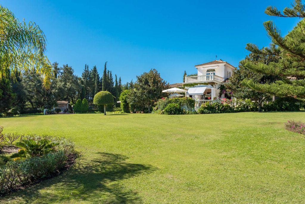 6-room-luxury-villa-for-sale-in-sotogrande-andalusia-129407044